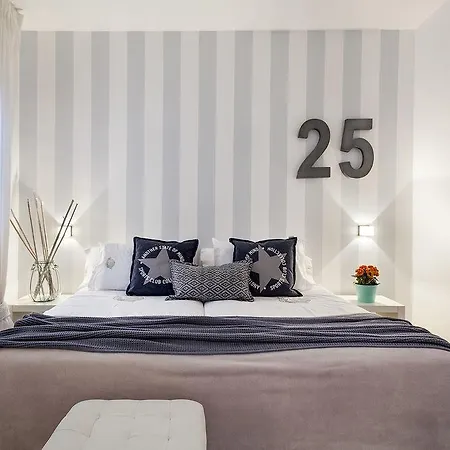 Group Blue And White 3* Sitges